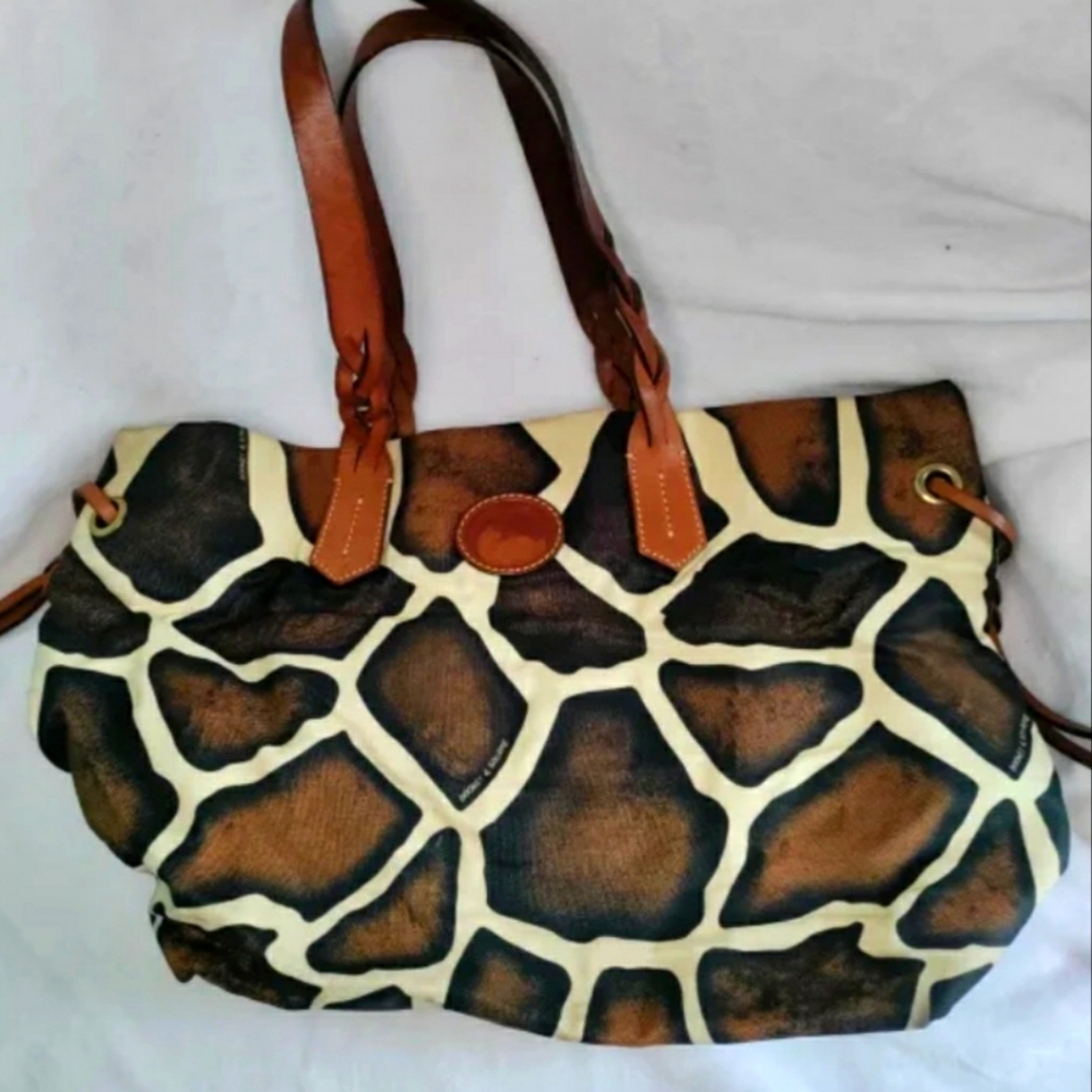 Dooney and Bourke giraffe 🦒 print tote bag
